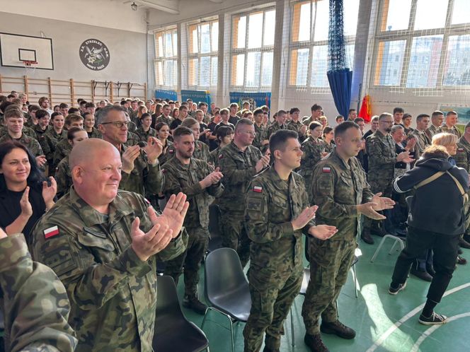 Aleksandra Mirosław z wizytą w Zespole Szkół nr 2 w Nowym Sączu