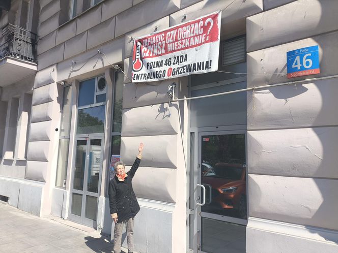 „Marzę, żeby się ogrzać przed śmiercią”. Mieszkańcy kamienicy w centrum Warszawy żyją bez centralnego ogrzewania