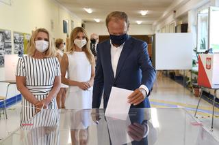 Wybory 2020 Donald Tusk zagłosował z żoną i córką