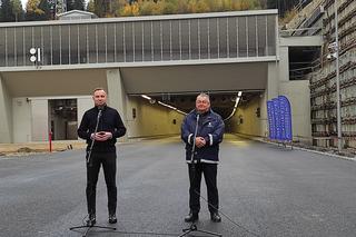 Prezydent Andrzej Duda w tunelu na Zakopiance