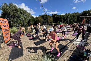 Fitpatilife i Purefood zabrali nas na poranny wakacyjny trening na plaży! [ZDJĘCIA]