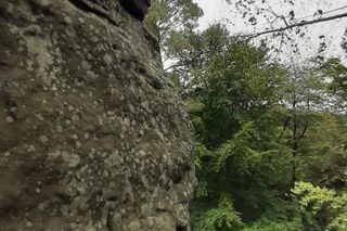 Ten głaz niósł sam diabeł. Poznaj historię Kamienia Leskiego