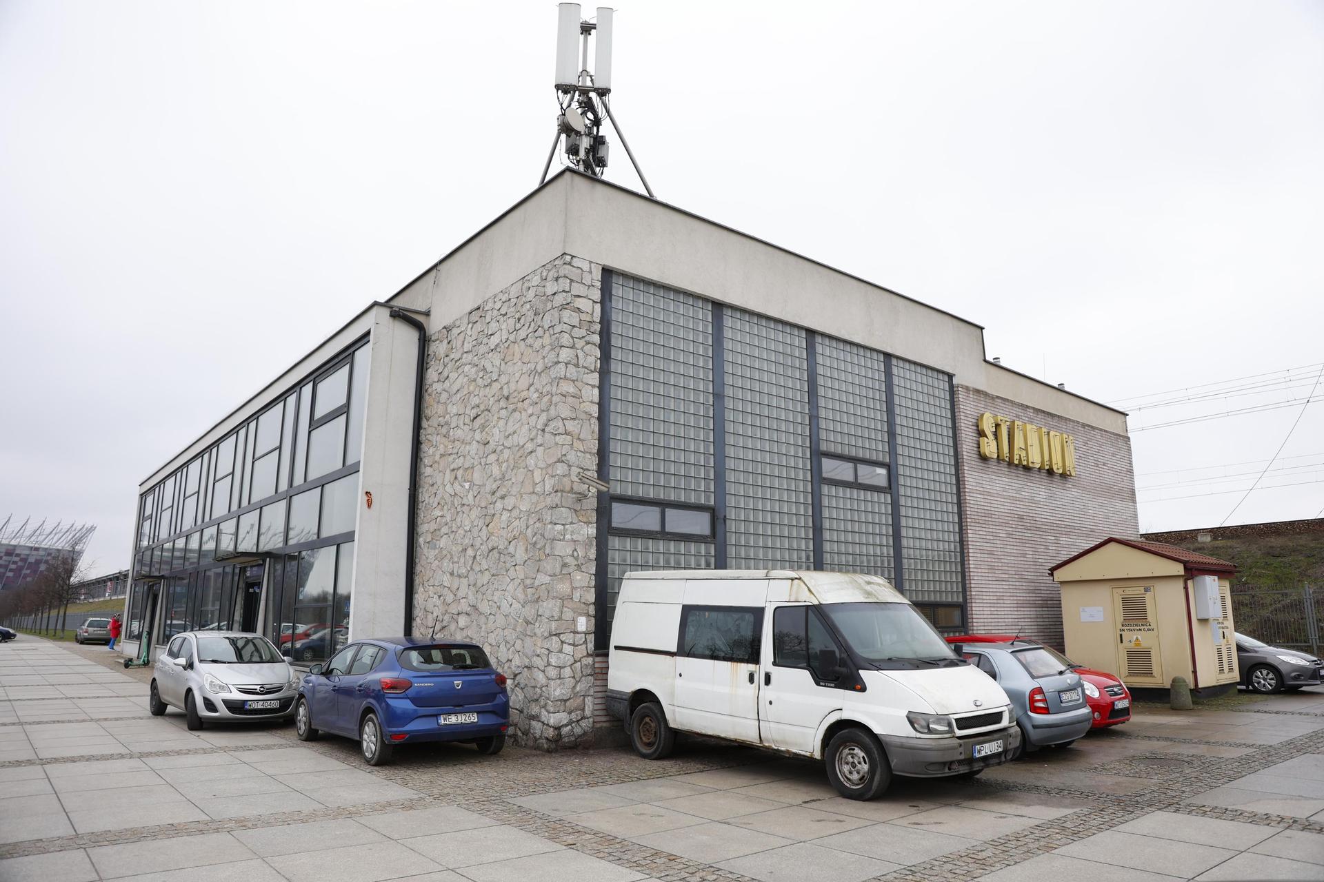 Warszawskie neony z PRL-u - zobacz zdjęcia iluminacji i sprawdź, gdzie je znaleźć