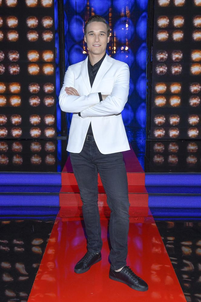 Maurycy Popiel zaskakuje! Uroda przeszkadza mu w karierze?