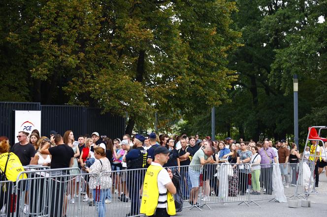 Gigantyczne kolejki przed stadionem. Tak fani czekali na koncert Dawida Podsiadło