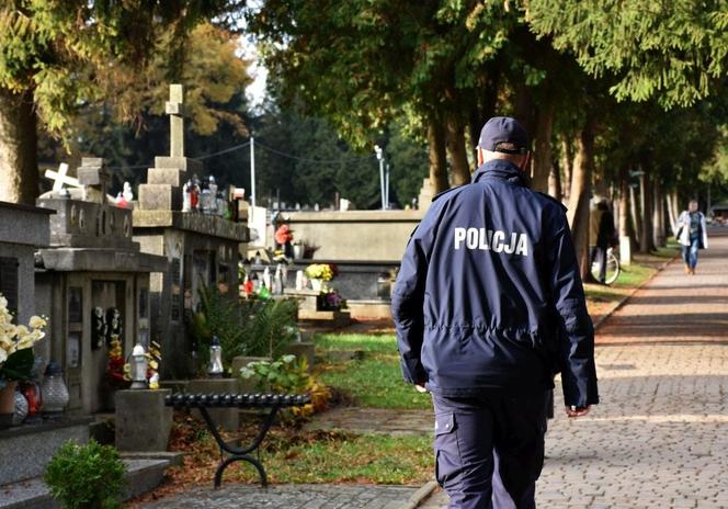 Wszystkich Świętych. Zmiany przy starachowickich cmentarzach
