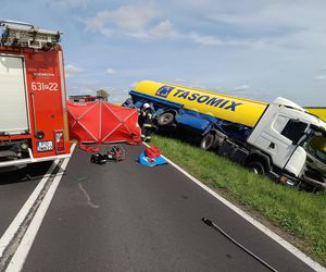 Tragiczny wypadek pod Wągrowcem! Nie żyją dwie osoby, w tym dziecko [ZDJĘCIA]