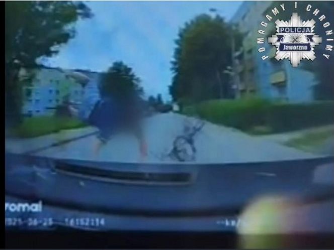 7-latek na rowerze wjechał pod samochód! Dziecko było bez opieki