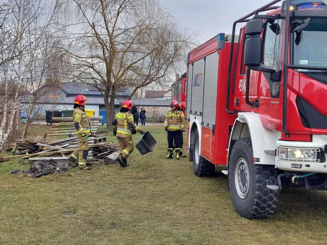 Pożar budynku socjalnego w Starachowicach