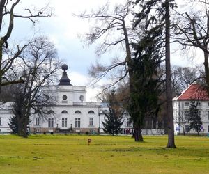 To najlepsza wieś do życia w woj. mazowieckim. Jej zabytek dobrze znają fani seriali