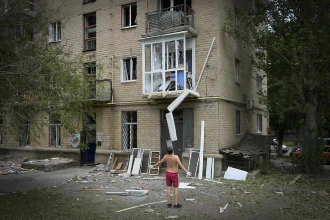 Ukraina zniszczona wojną. Rosjanie rekrutują na miejsce "złote rączki"