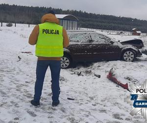 Tragedia na drodze. Nie żyje 49-latka. Zginęła po czołowym zderzeniu dwóch aut