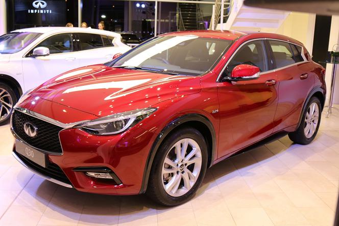 Infiniti Q30