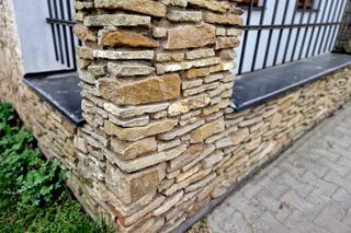  Żółty piaskowiec w budownictwie i aranżacji wnętrz. Aktualne ceny listopad 2025