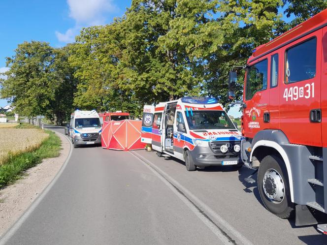 Śmiertelny wypadek pod Kartuzami! Kobieta i mężczyzna z volkswagena nie żyją [ZDJĘCIA]