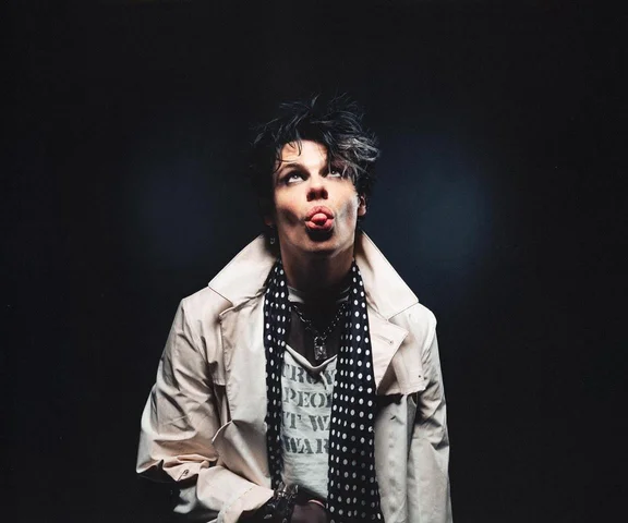 YUNGBLUD w pełnej okazałości na zdjęciach tabloidu! Muzyk zareagował