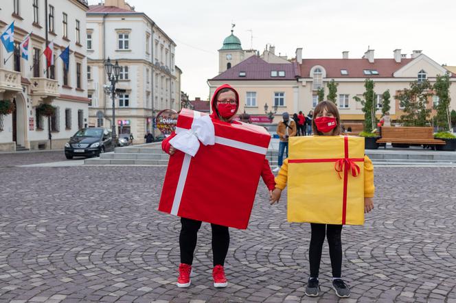 Zostań wolontariuszem Szlachetnej Paczki. Bez was wiele rodzin zostanie bez pomocy