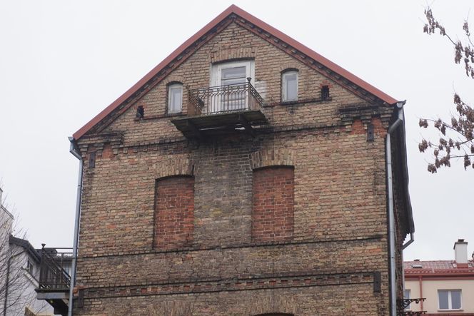 Opuszczona zabytkowa kamienica przy ul. Sienkiewicza w Białymstoku