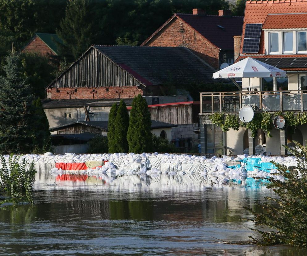 Fala kulminacyjna jest już w Cigacicach. Są podtopienia