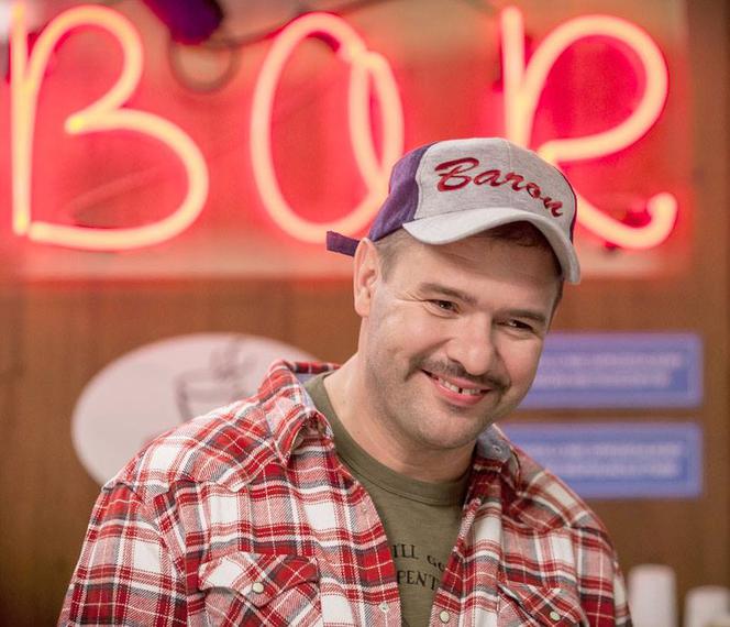 ''Baron24'' Mirek (Tomasz Karolak)