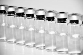 Ruszyły szczepienia przeciw Covid 19. Przeczytaj jaka jest kolejność szczepień i gdzie w powiecie żywieckim  będzie można się zaszczepić 