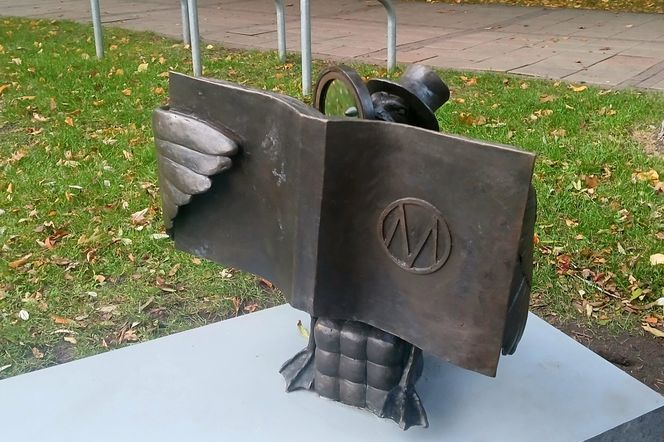 Rzeźby "Marianów" w Kołobrzegu