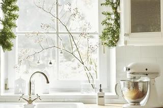 Jak ozdobić okno na święta?