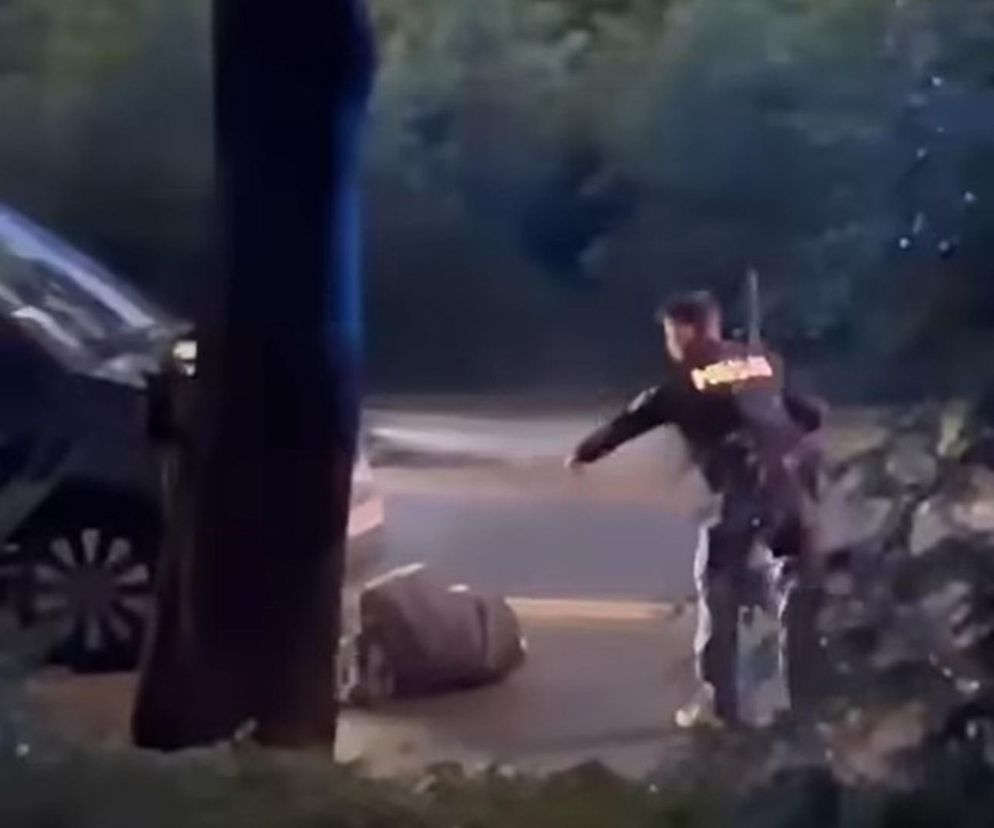Mężczyzna zaatakował policjantów w Sosnowcu. Nowe nagranie