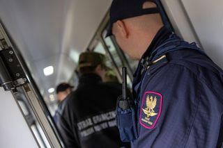23-latek miał torbę pełną podejrzanych tabletek. Wpadł w pociągu do Berlina