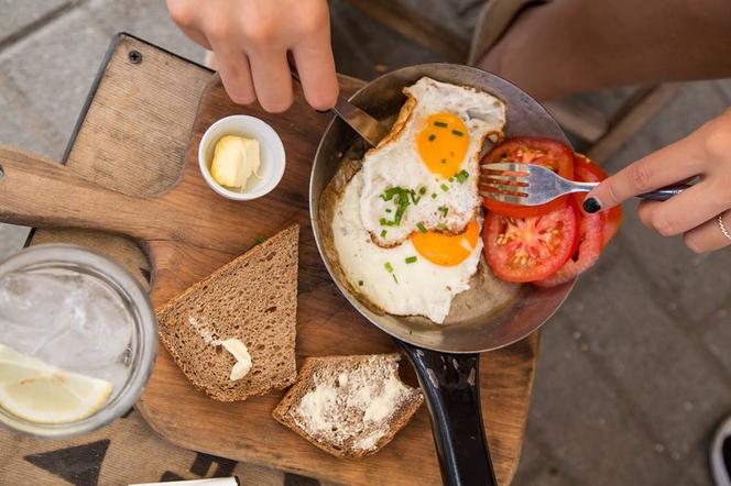 Znudziły Cię pierogi i pizza? Oto TOP 10 hipsterskich lokali, które musisz odwiedzić w majówkę! [PRZEGLĄD]