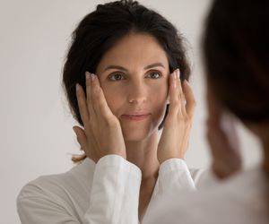 Jak pozbyć się worków pod oczami? Sprawdź nasze sposoby