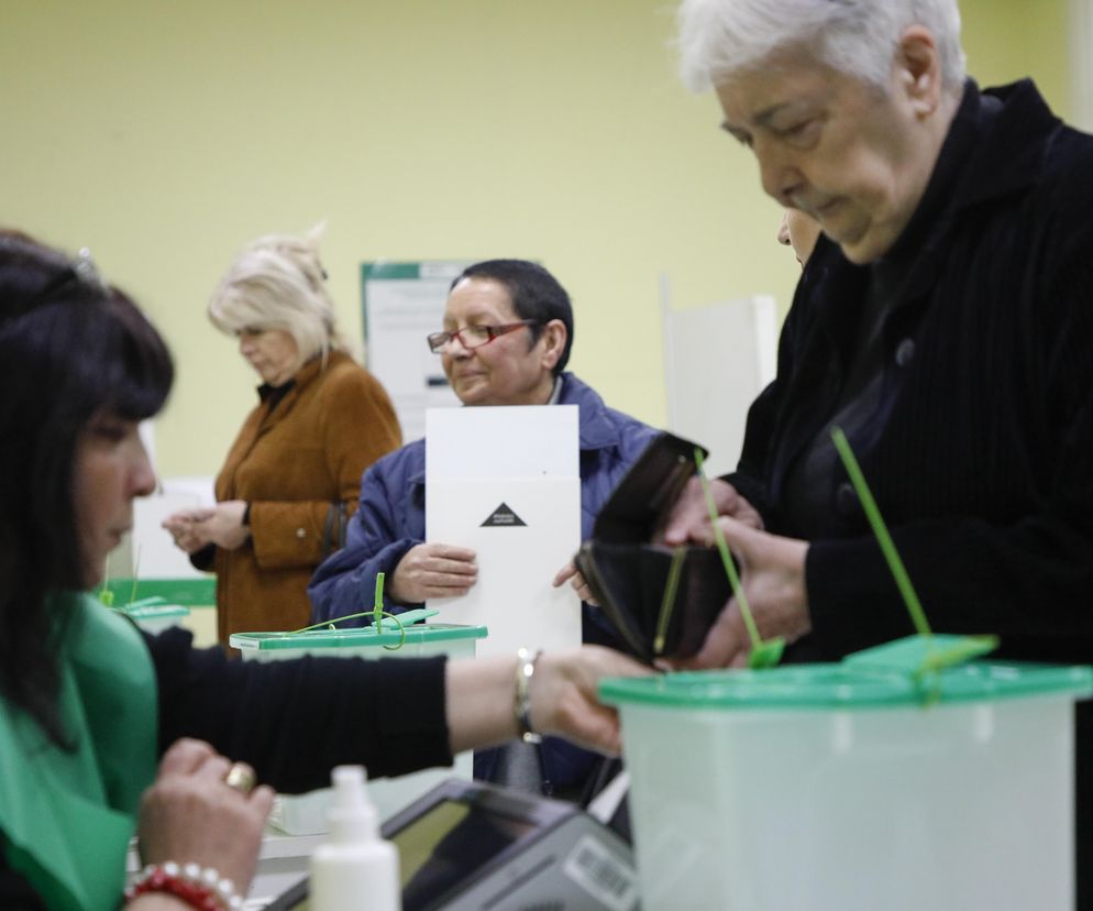 Wybory w Gruzji. Opozycja nie akceptuje wyniku i zrzeka się mandatów 