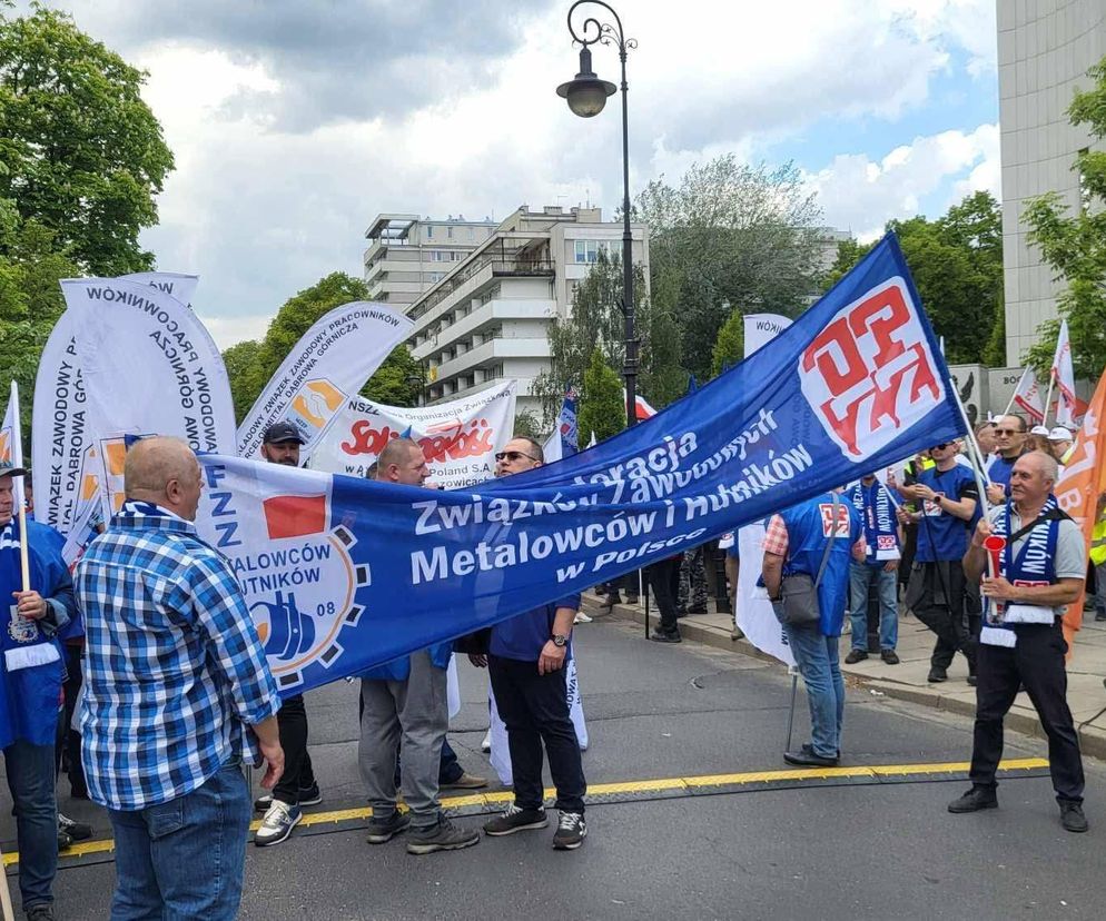 Wielki protest hutników w Warszawie. Czy rząd im pomoże?
