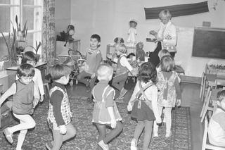 QUIZ PRL. Piosenki z dzieciństwa w Polsce Ludowej. Czy pamiętasz jak to leciało?