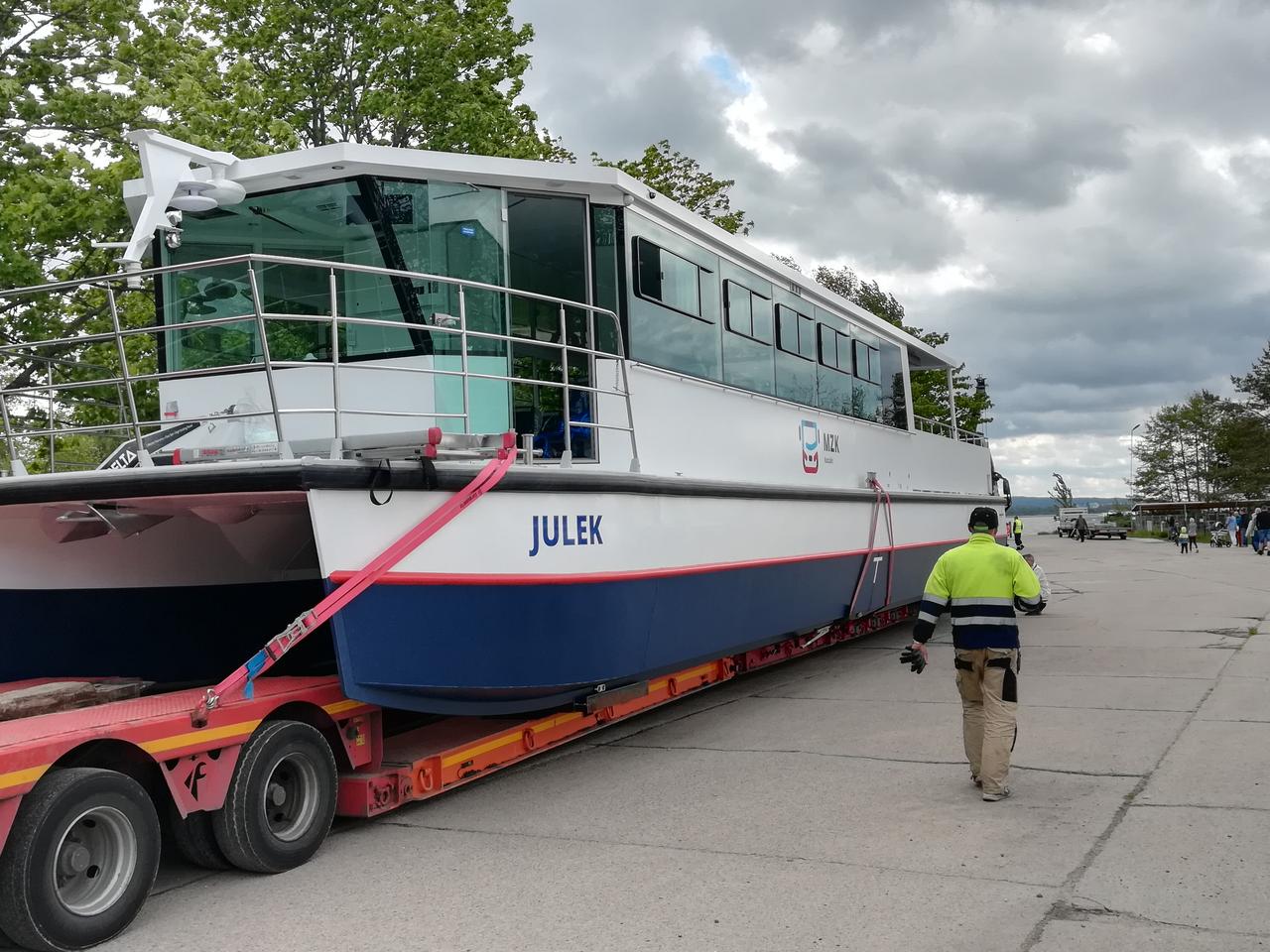 Koszałek na urlop, Julek debiutuje na Jamnie. Zobacz, jak wodowano nowy statek! [WIDEO]