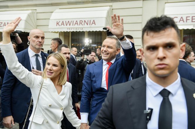 Każdy jej ruch śledzi cała Polska. Co gwiazdy mówią o Marcie Nawrockiej?