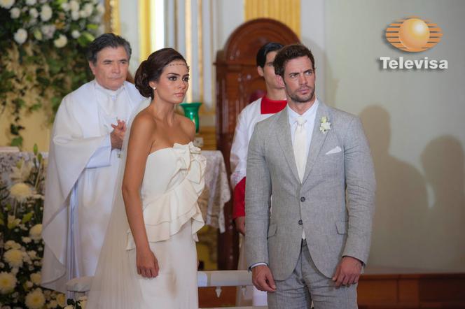 Burza La Tempestad. Marina (Ximena Navarrete), Damian (William Levy)