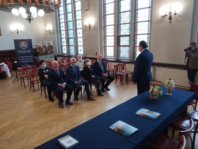 Podpisanie umowy o współpracy III LO w Grudziądz z Państwową Szkołą Wyższą w Gnieźnie