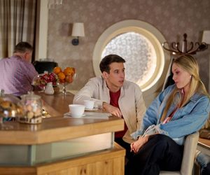 Na Wspólnej odc. 4058. Tadeusz (Jakub Pruski), Daria (Patrycja Topajew), Włodek (Mieczysław Hryniewicz)