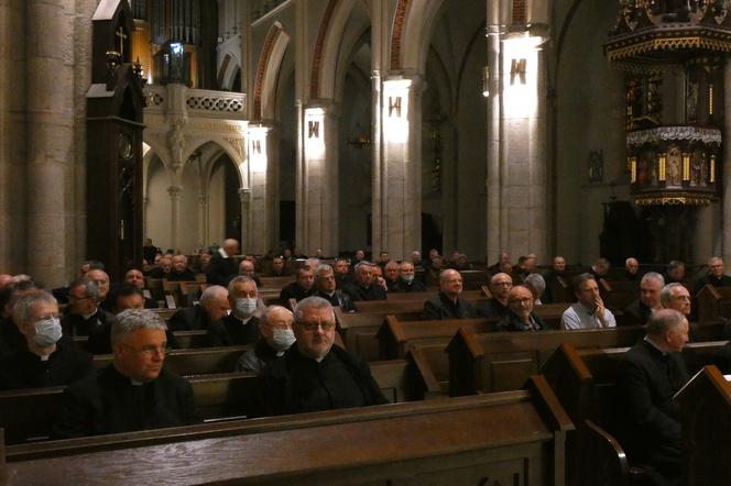 Na rzecz ośrodka w Laskach przekazują ofiary księża z diecezji łódzkiej