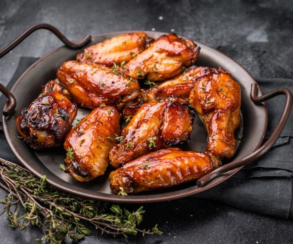 Chrupiące, soczyste i pełne smaku. Te skrzydełka z kurczaka są najlepsze