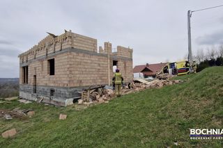 Ściana zawaliła się na budowie w Małopolsce. Dwóch rannych pracowników trafiło do szpitala