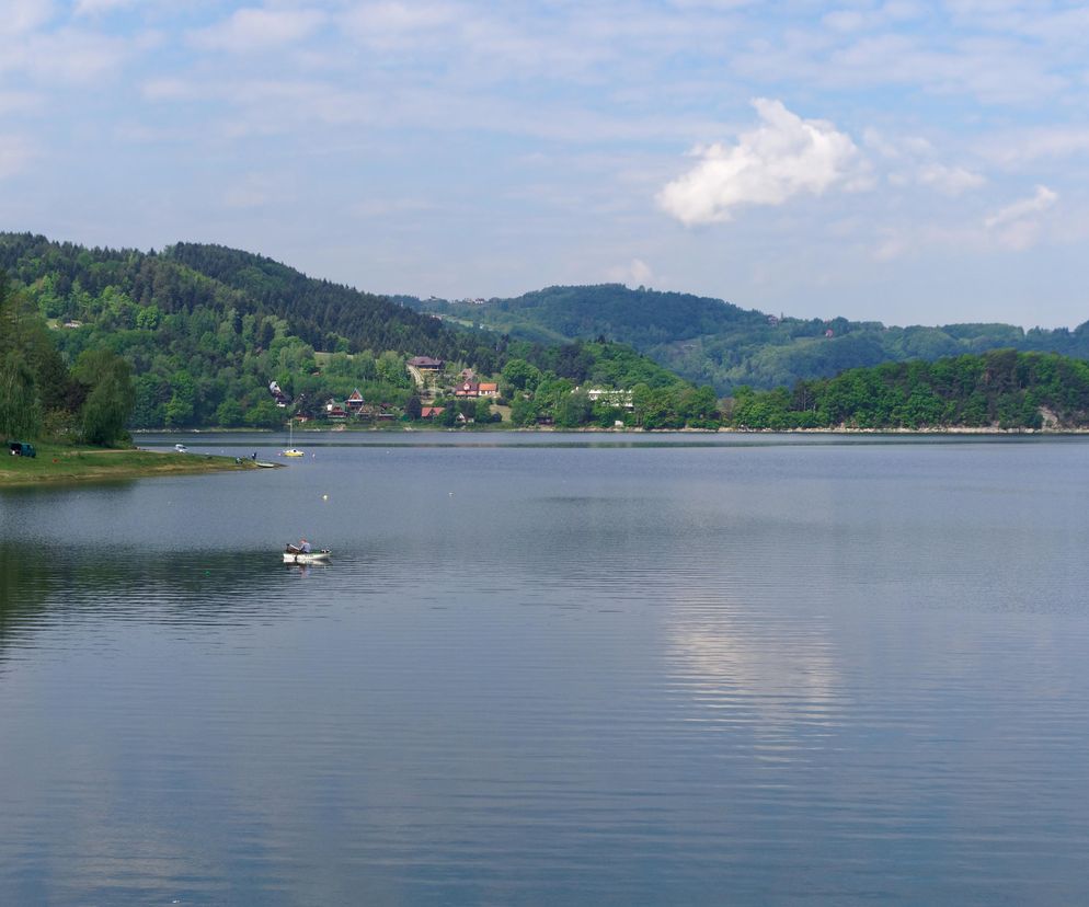 Opustoszały ośrodek nad jeziorem zmieni się nie do poznania. Zamieni się w sportowy kompleks