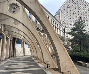 Picasso's Arenas. Budynek mieszkalny położony w Noisy-le-Grand pod Paryżem