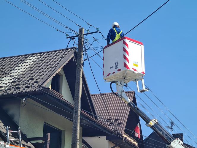 Nowa Biała po długiej walce z ogniem. Ogrom zniszczeń mrozi krew w żyłach. Co było przyczyną pożaru? 