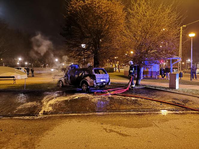 MATKA z DZIECKIEM w PŁONĄCYM Oplu. DRAMAT w Łódzkiem