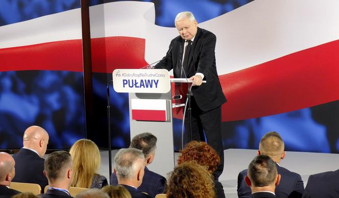 Kaczyński chciał rozbawić tłum, a zapadła martwa cisza. "A brawa?"
