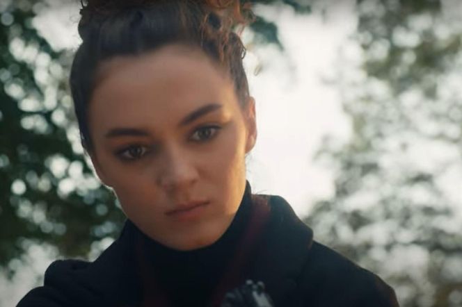 Nana celuje do Idrisa. Zabije go? 