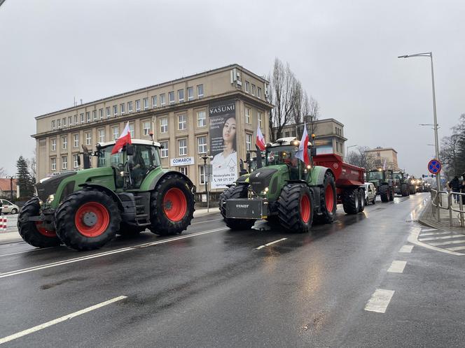 Strajk rolników w centrum Zielonej Góry. Przedsiębiorcy wyjechali na ulice 