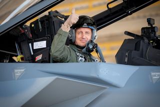 Gen. Nowak za sterami F-15EX. Poszukiwania myśliwca przewagi powietrznej trwają?